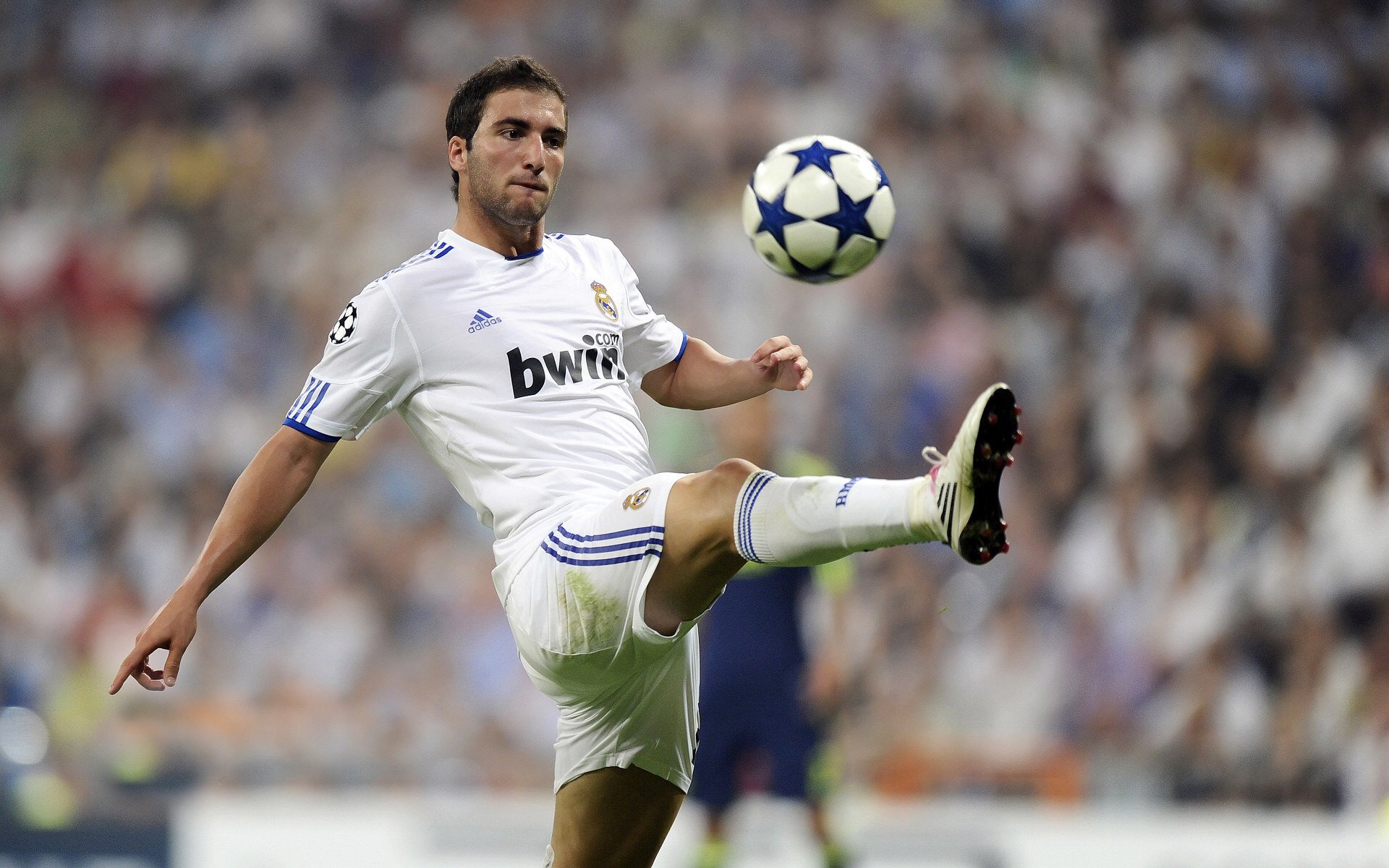 开云体育在线入口-公牛队主场迎战强敌，奋勇拼搏，公牛队官方网站